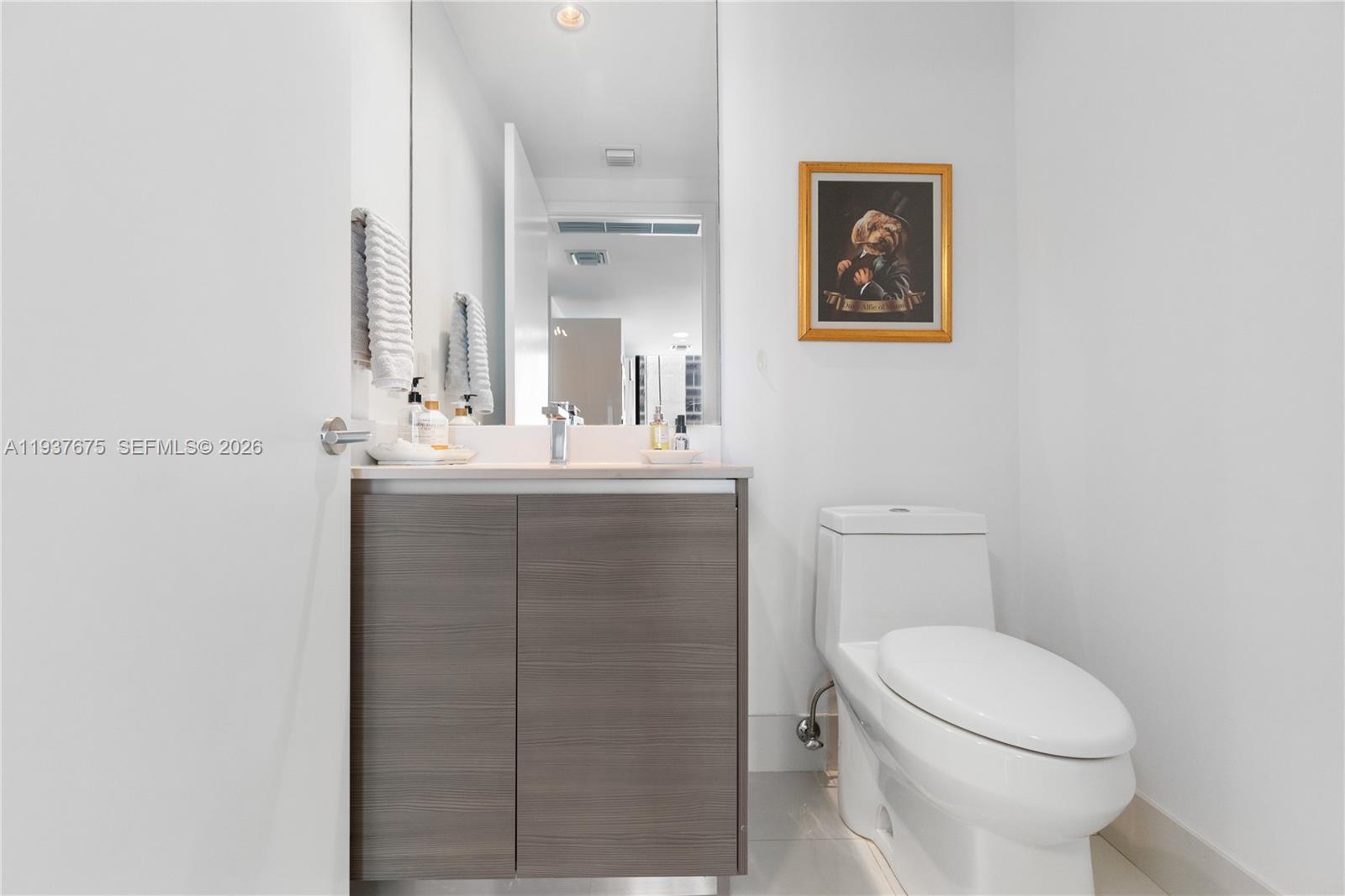 ICON BAY CONDO - Residential