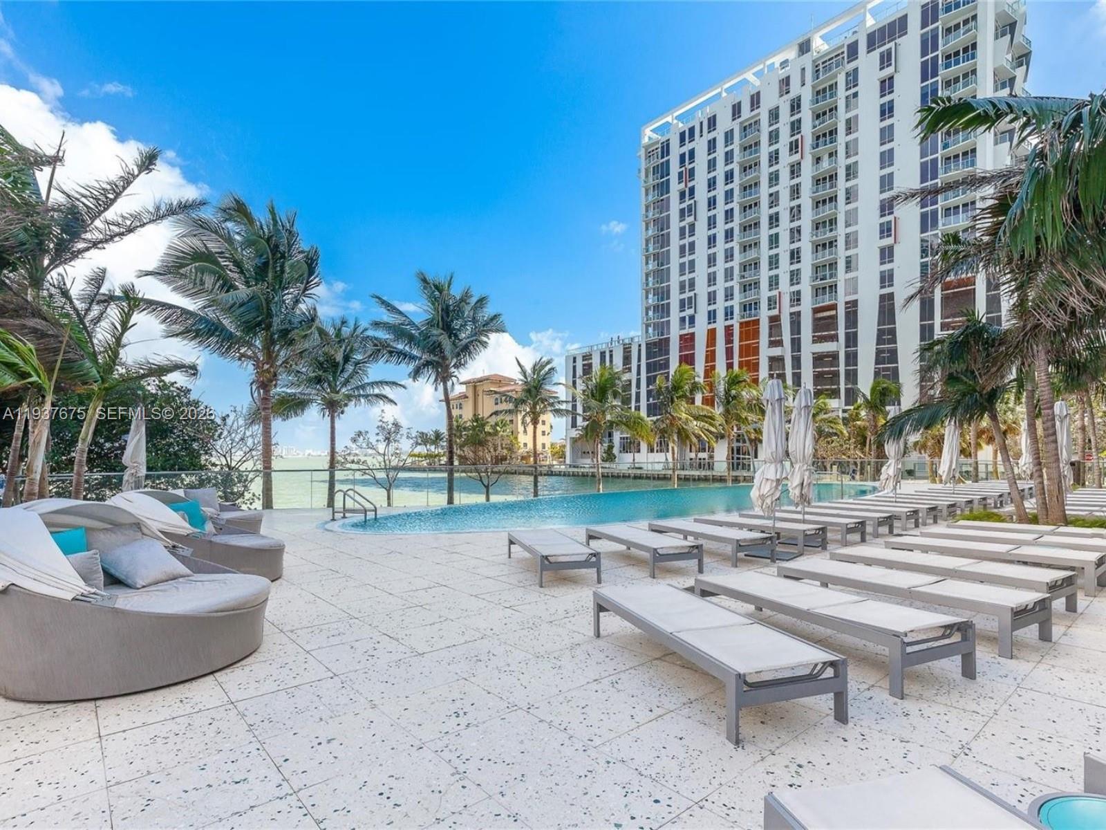 ICON BAY CONDO - Residential