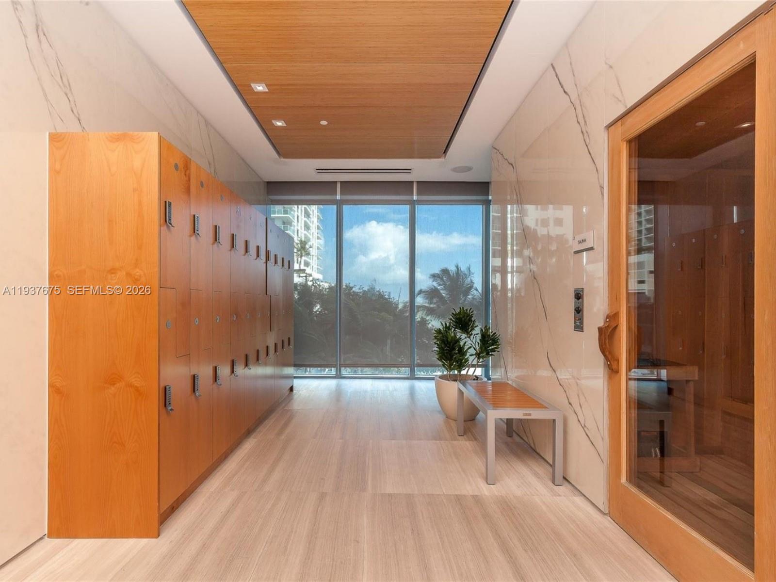 ICON BAY CONDO - Residential