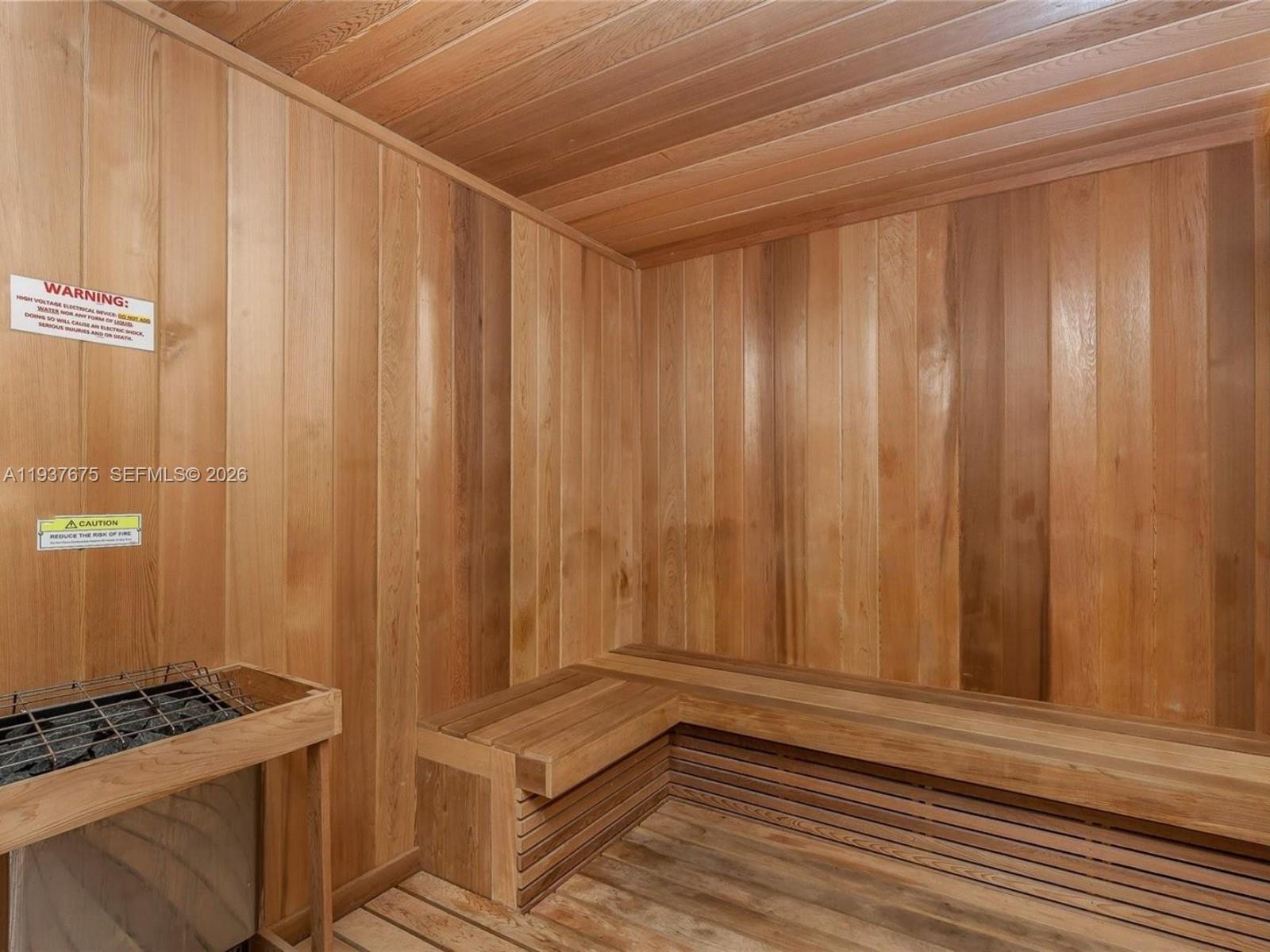 ICON BAY CONDO - Residential