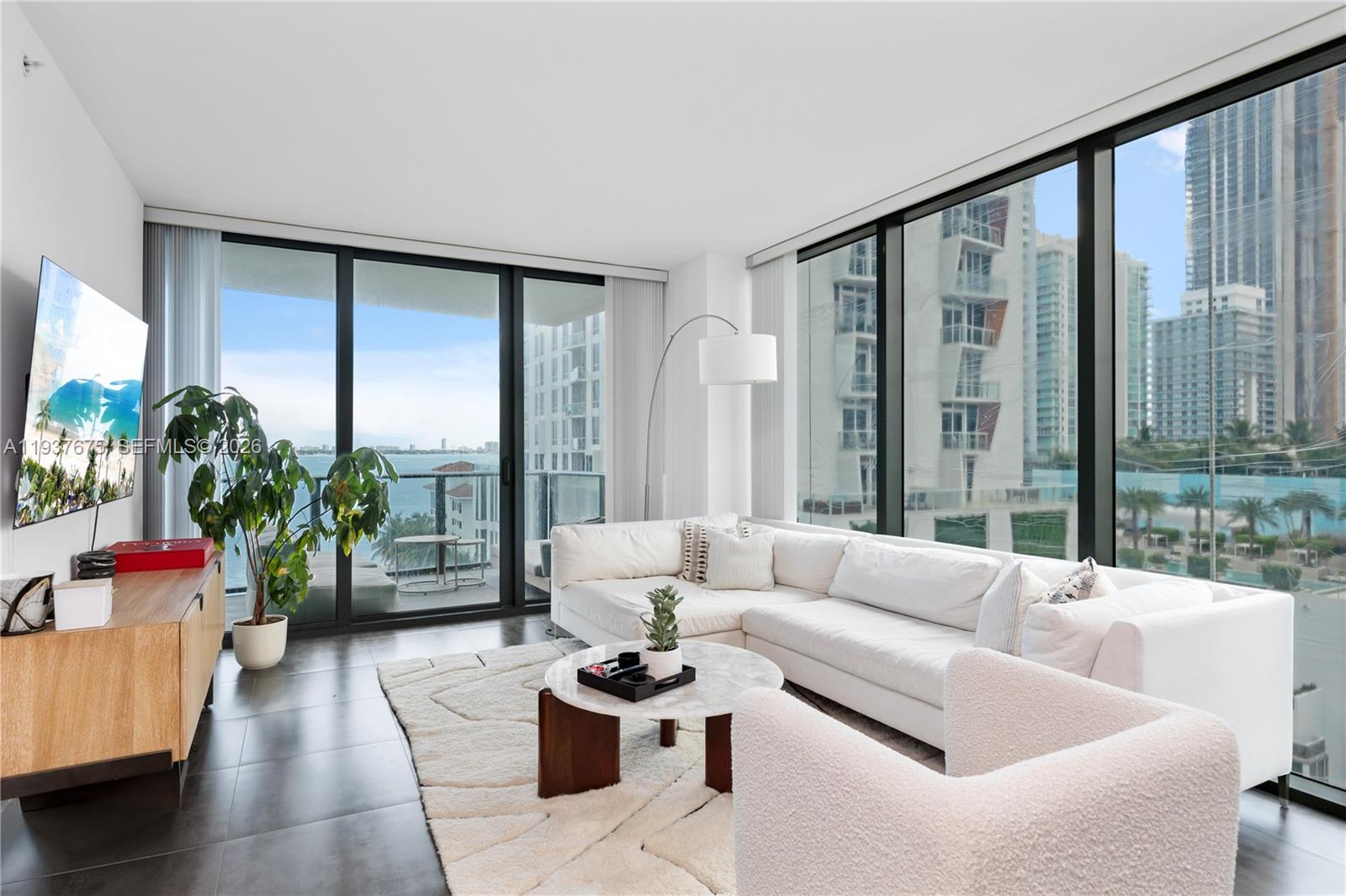 ICON BAY CONDO - Residential