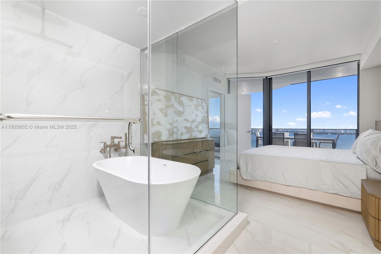 ARIA RESERVE - Residential Lease