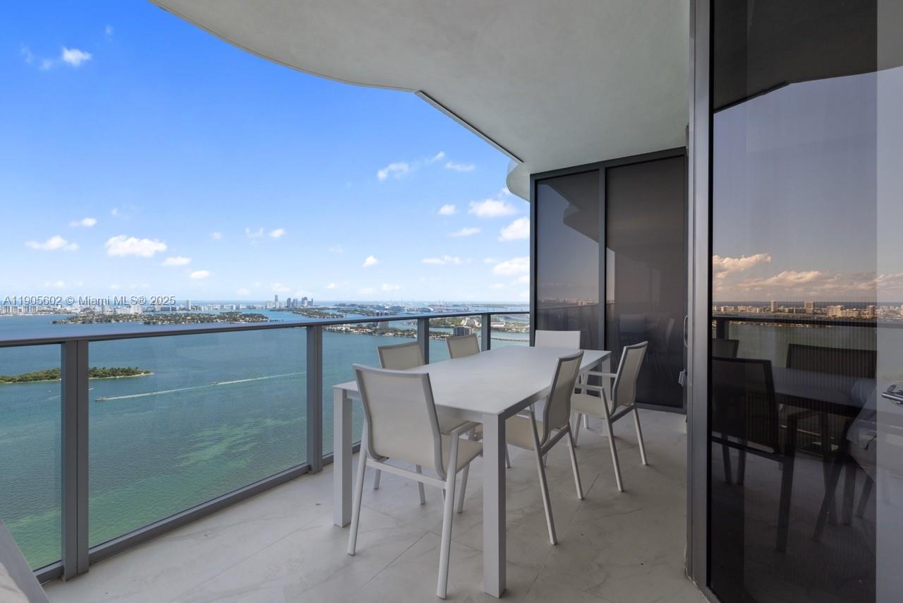 ARIA RESERVE - Residential Lease