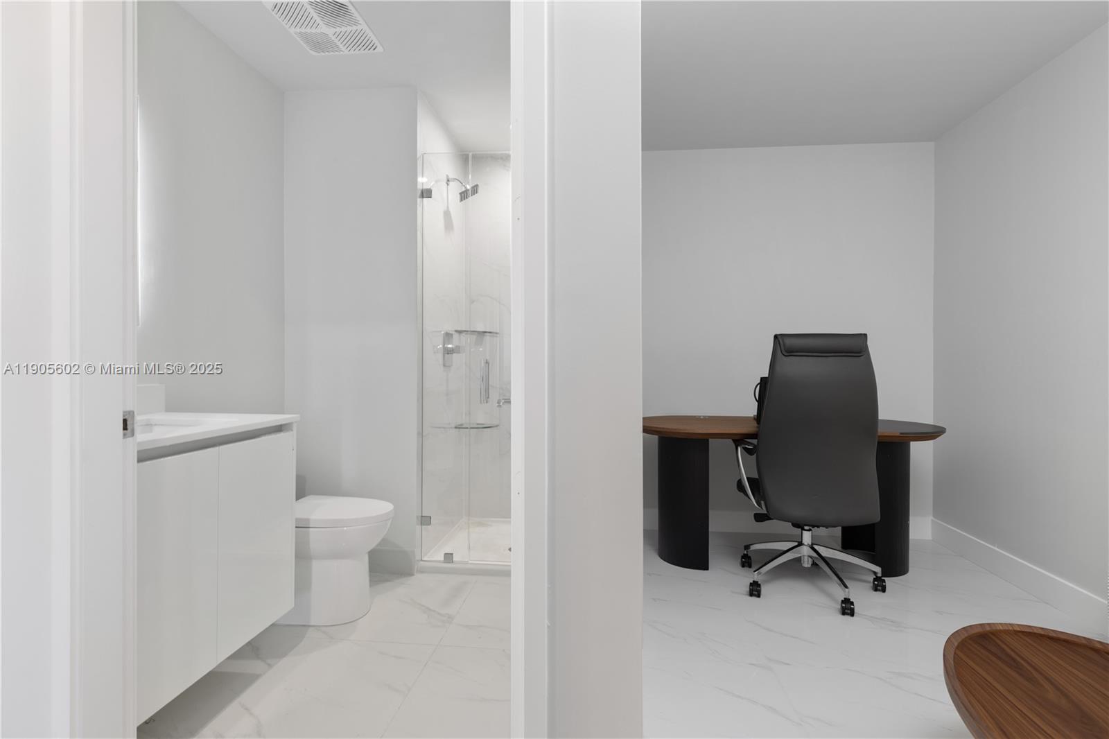 ARIA RESERVE - Residential Lease