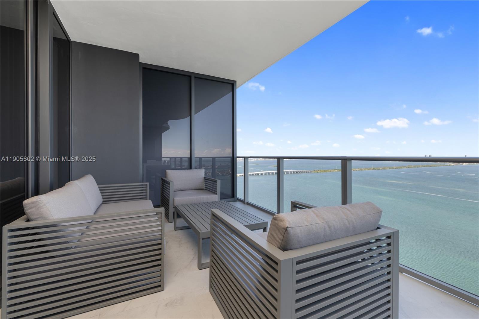 ARIA RESERVE - Residential Lease