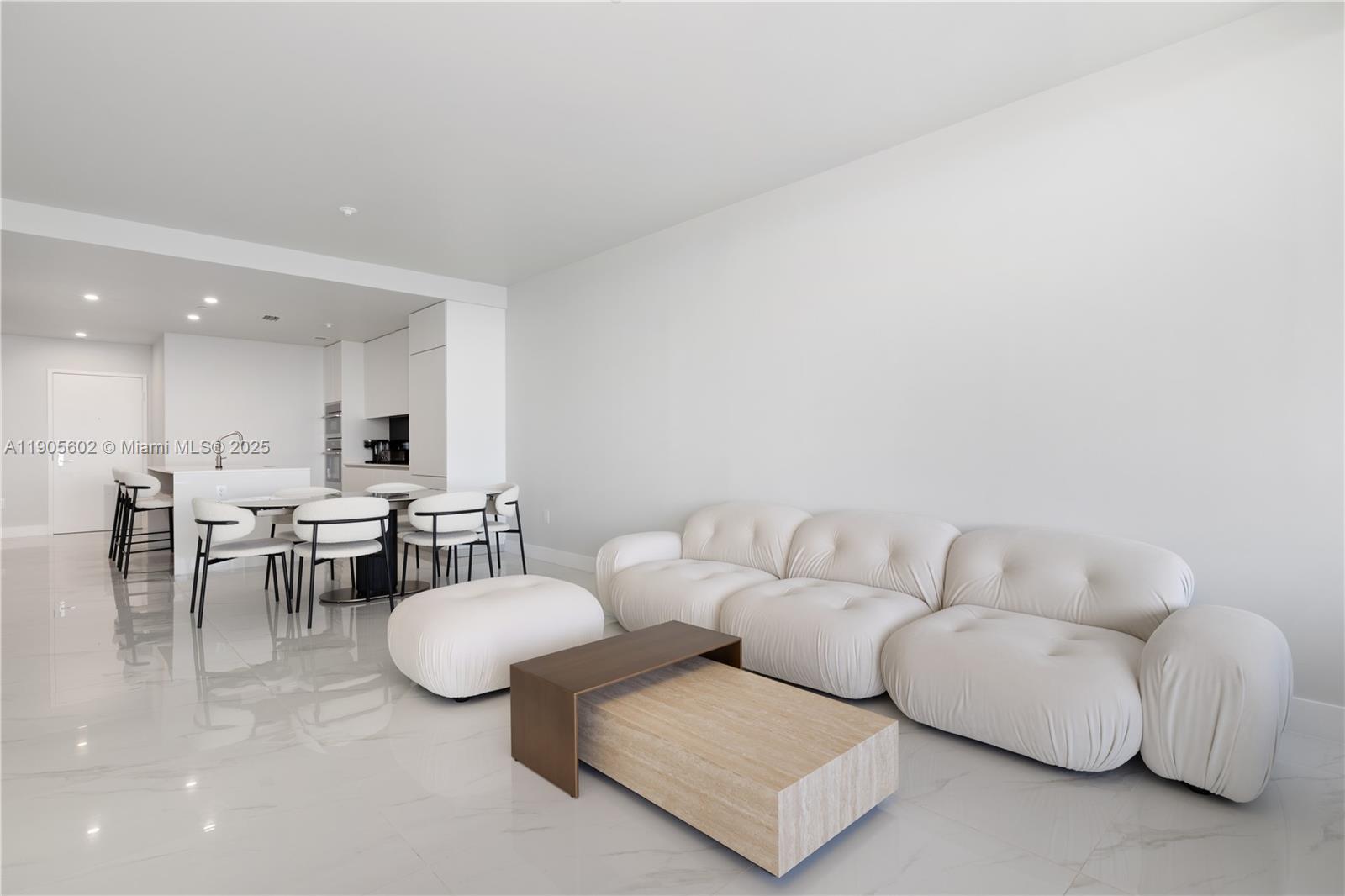 ARIA RESERVE - Residential Lease