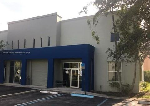 5779 NW 151st St Miami Lakes FL 33014