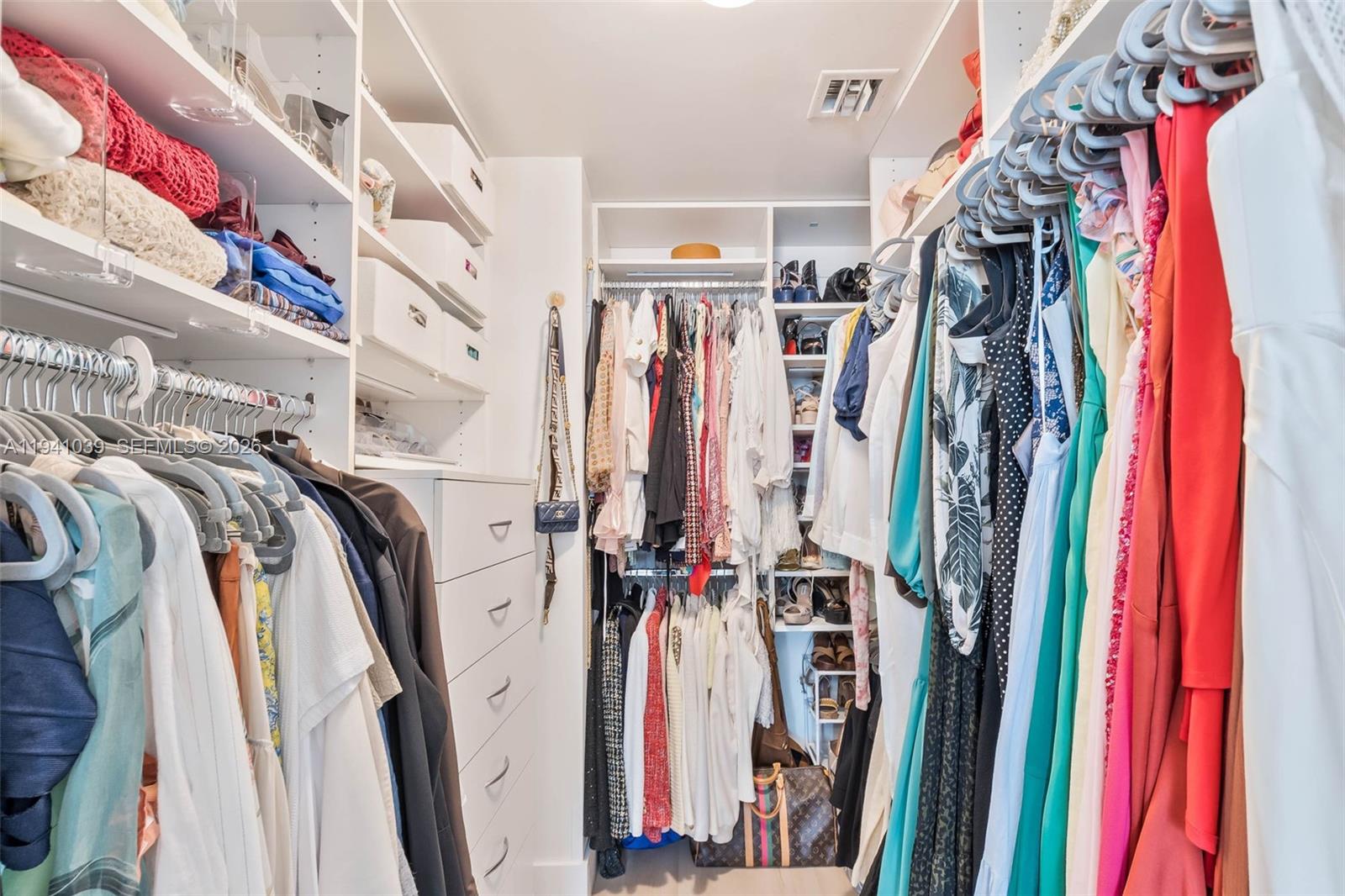 VUE AT BRICKELL CONDO - Residential