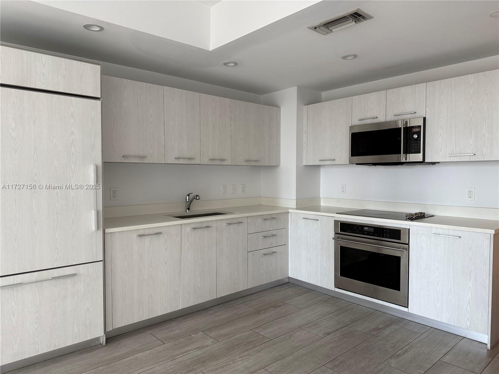 BRICKELL HEIGHTS EAST CON - Residential