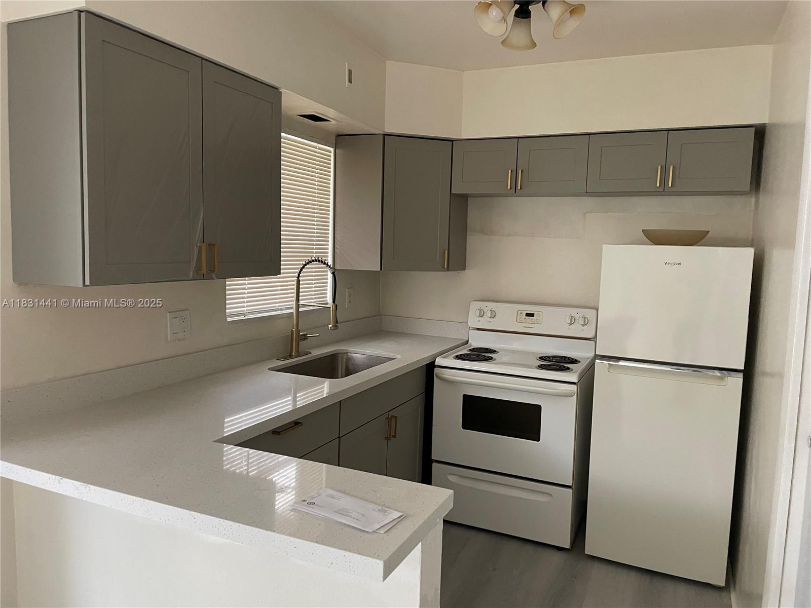 Good location, nice apartment with patio, parking, laundry, and fast approval