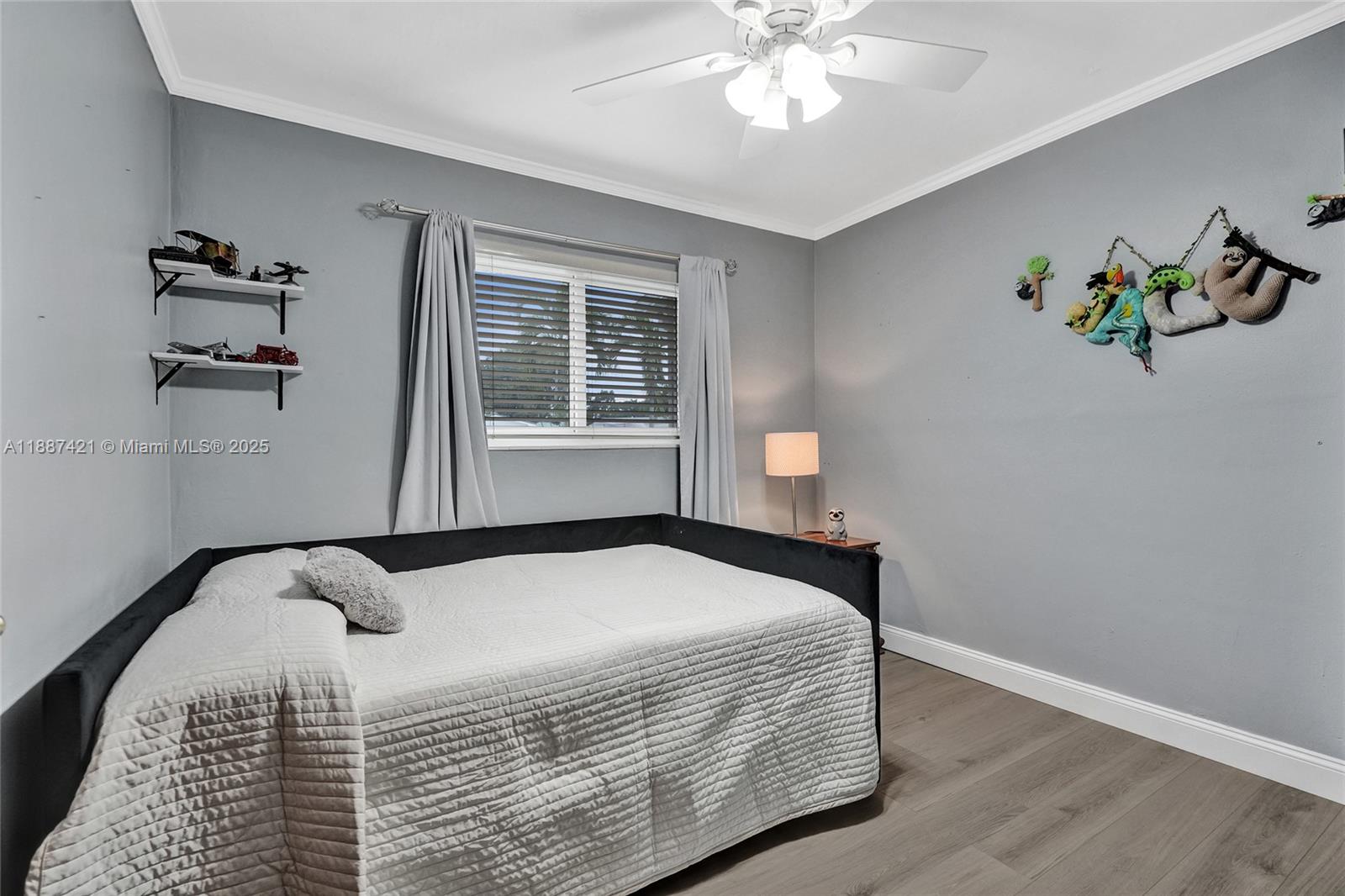 WHISPERING PINES EST SEC - Residential