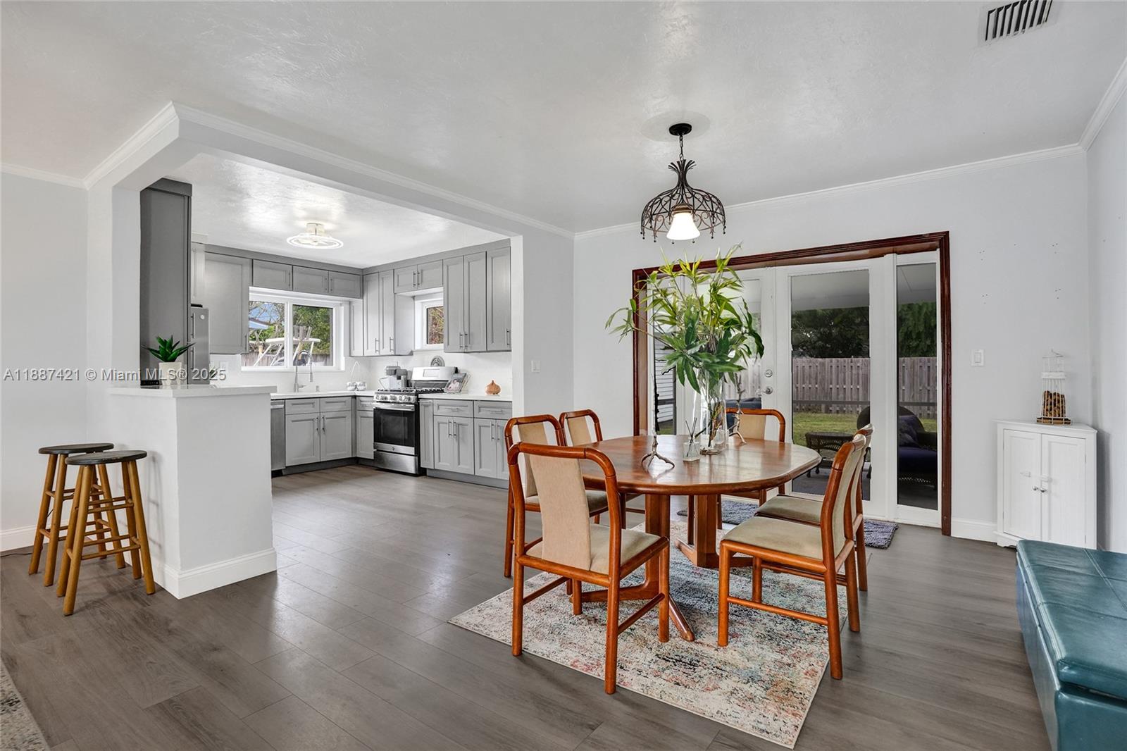 WHISPERING PINES EST SEC - Residential