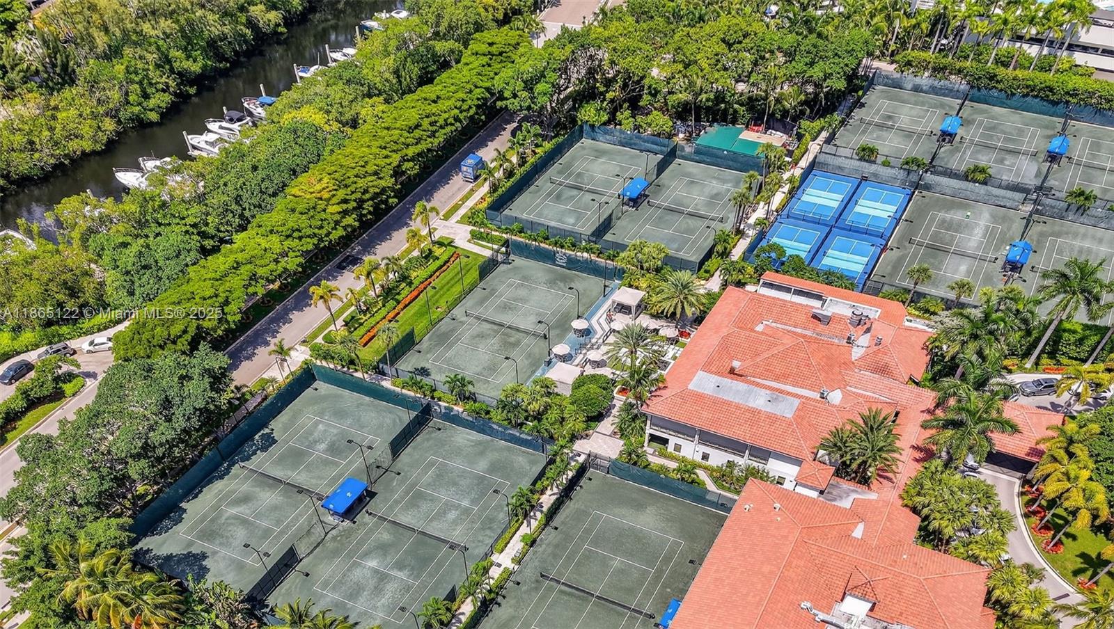 BELLAMARE @ WILLIAMS ISLA - Residential