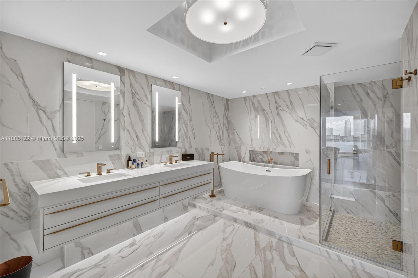 BELLAMARE @ WILLIAMS ISLA - Residential