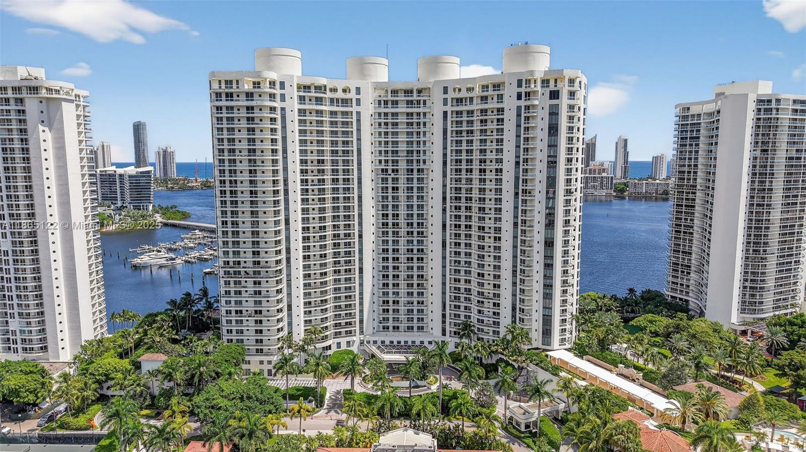 BELLAMARE @ WILLIAMS ISLA - Residential