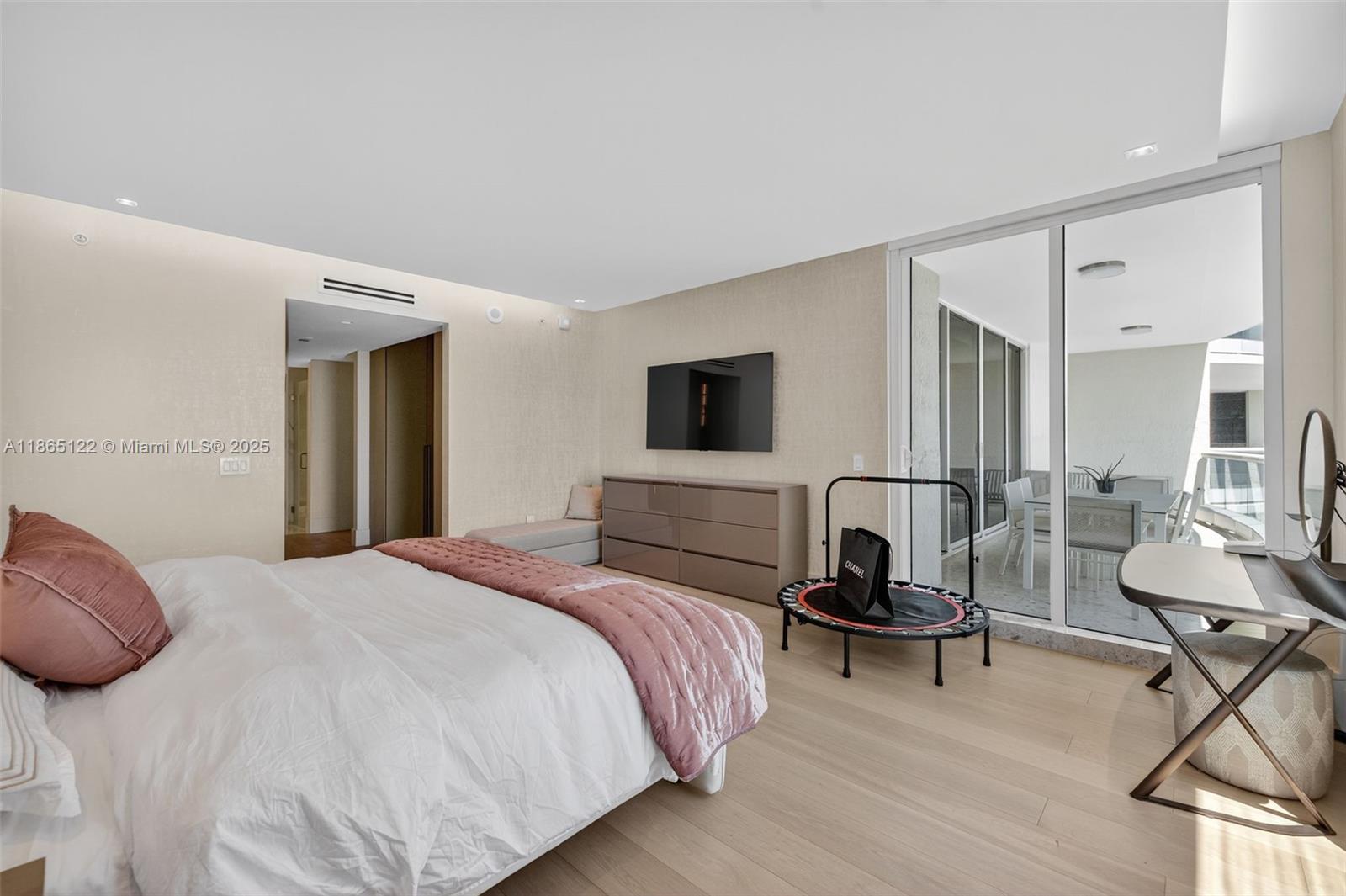 BELLAMARE @ WILLIAMS ISLA - Residential