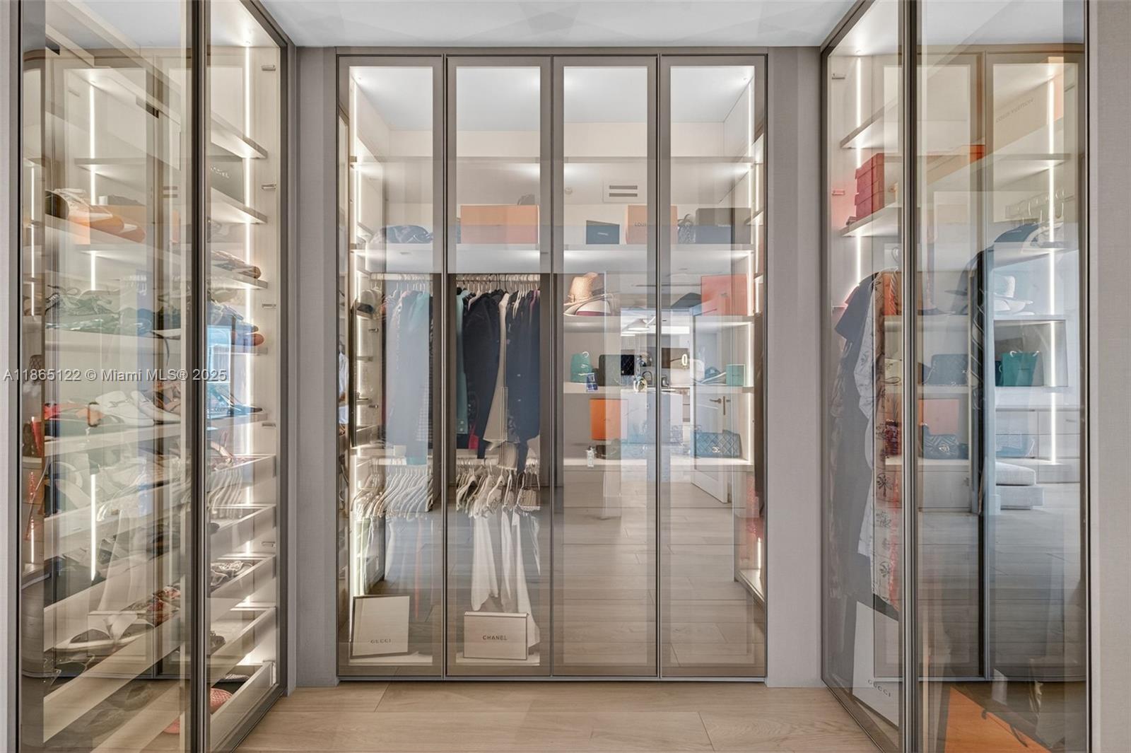 BELLAMARE @ WILLIAMS ISLA - Residential