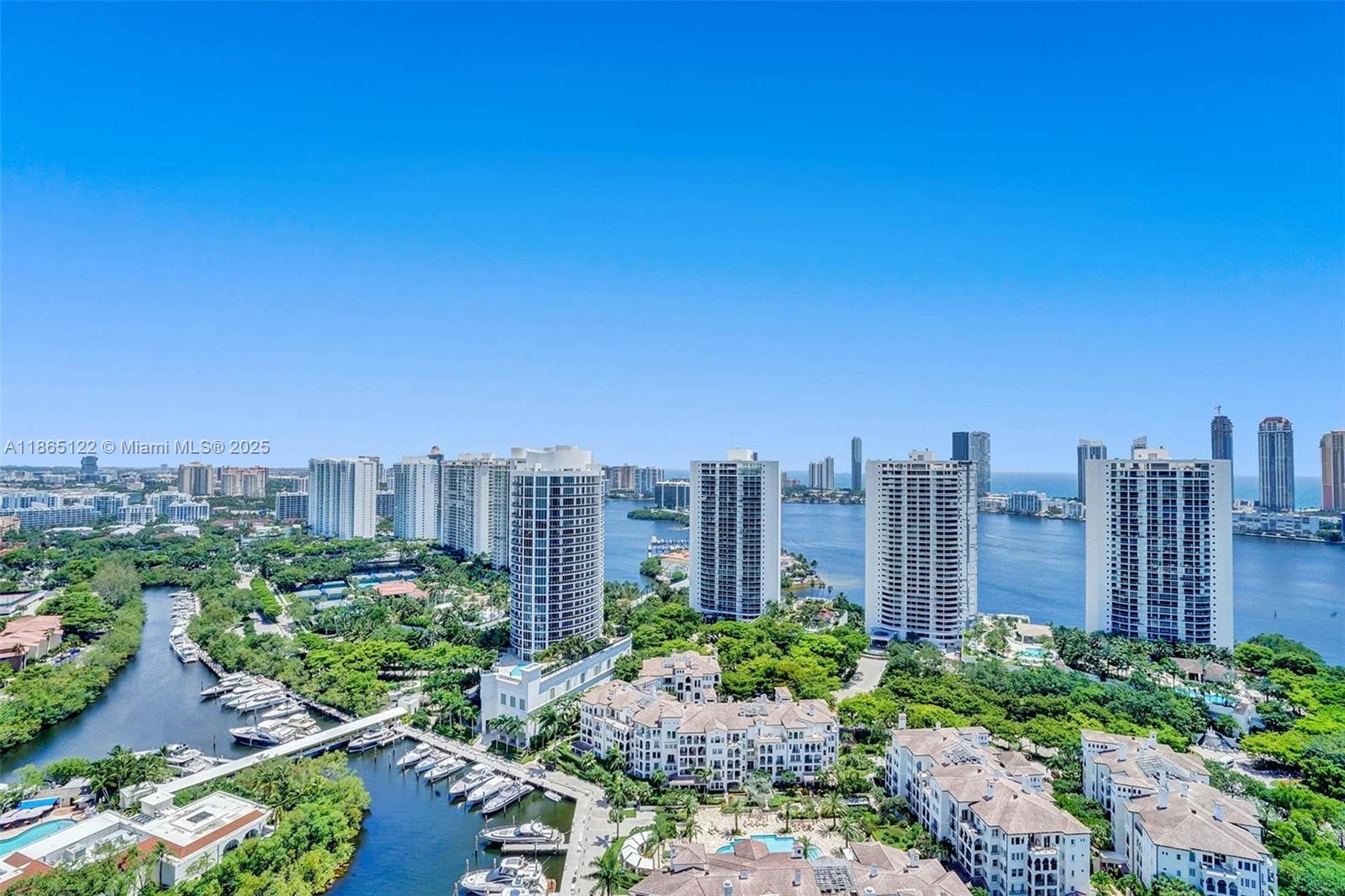 BELLAMARE @ WILLIAMS ISLA - Residential