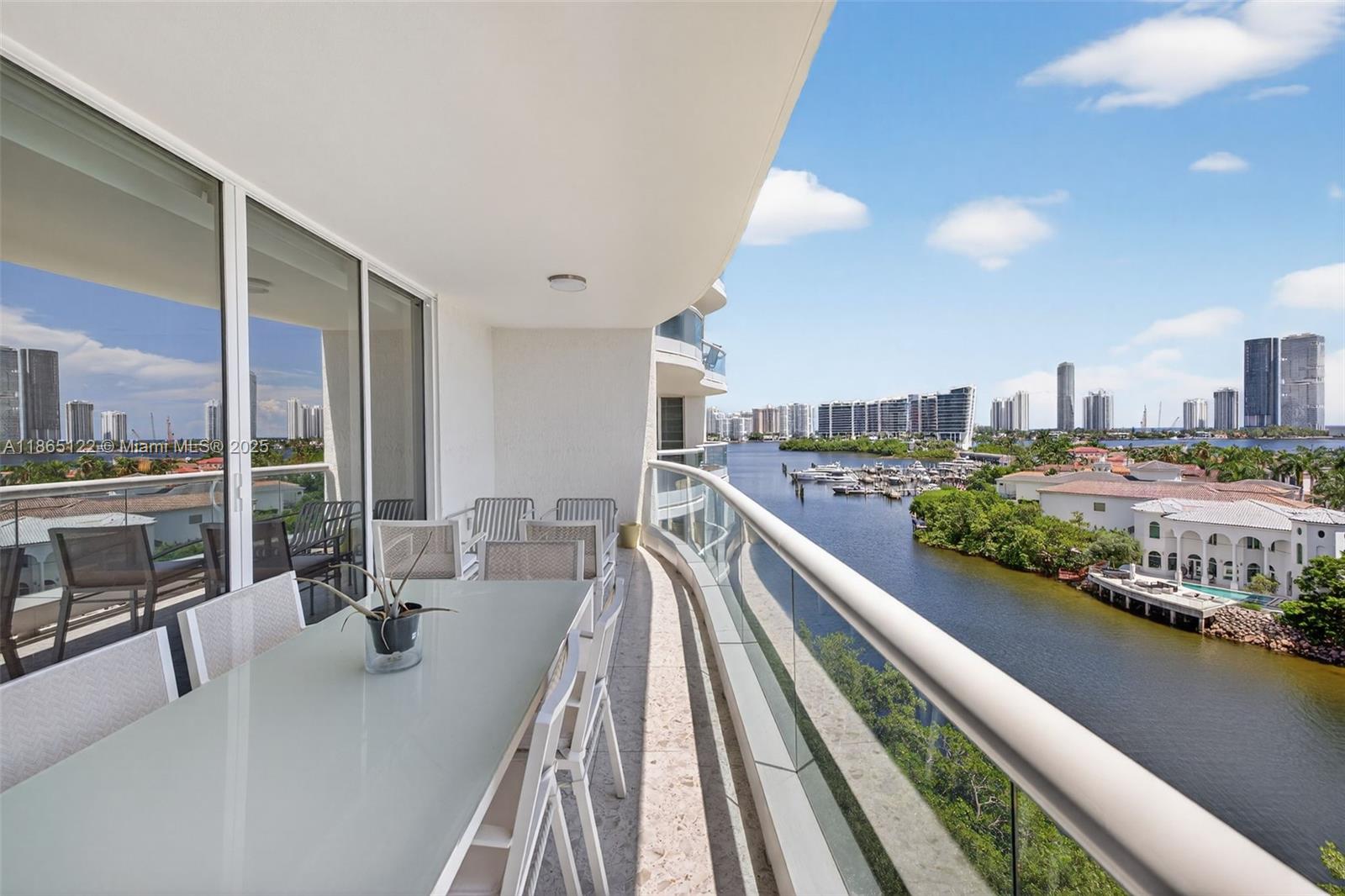 BELLAMARE @ WILLIAMS ISLA - Residential