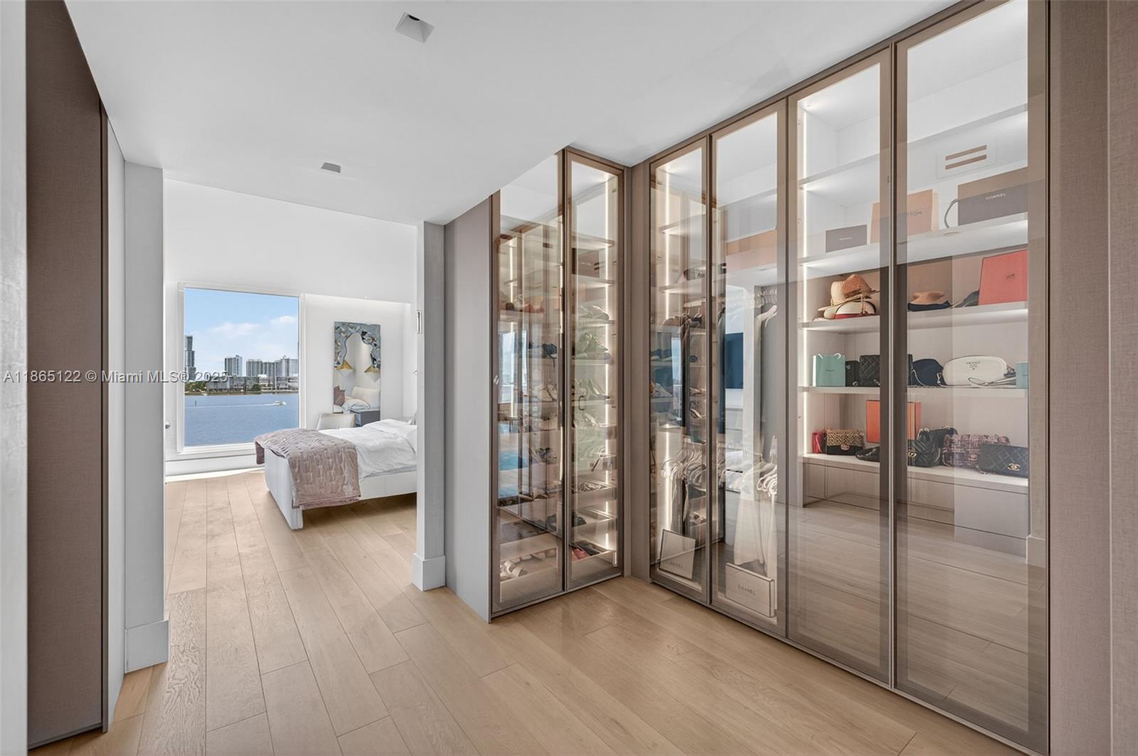 BELLAMARE @ WILLIAMS ISLA - Residential