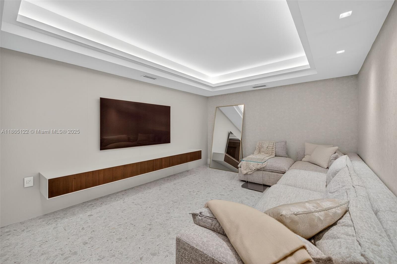 BELLAMARE @ WILLIAMS ISLA - Residential