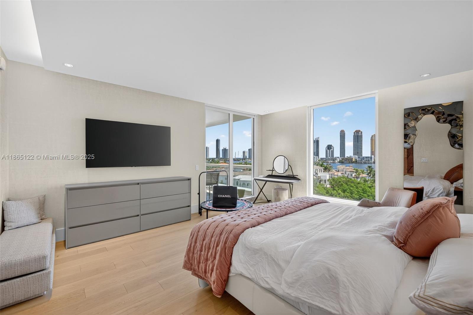 BELLAMARE @ WILLIAMS ISLA - Residential