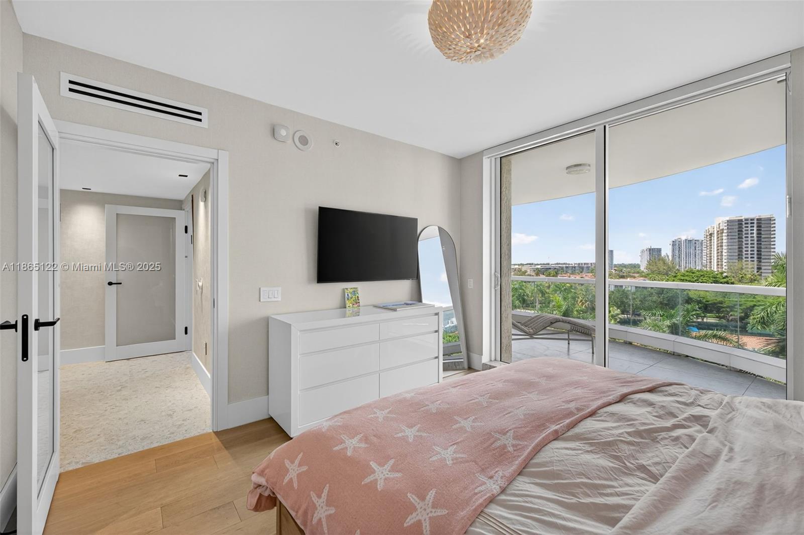 BELLAMARE @ WILLIAMS ISLA - Residential