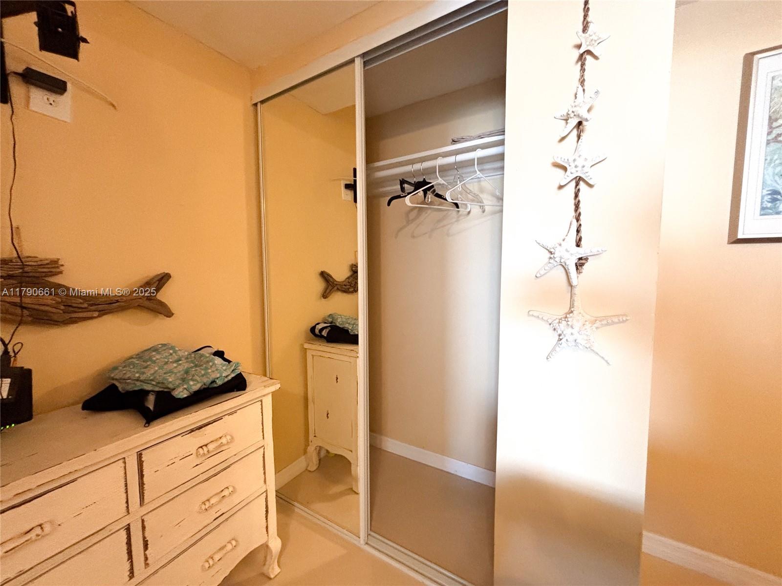 WINSTON TOWERS 200 - Residential