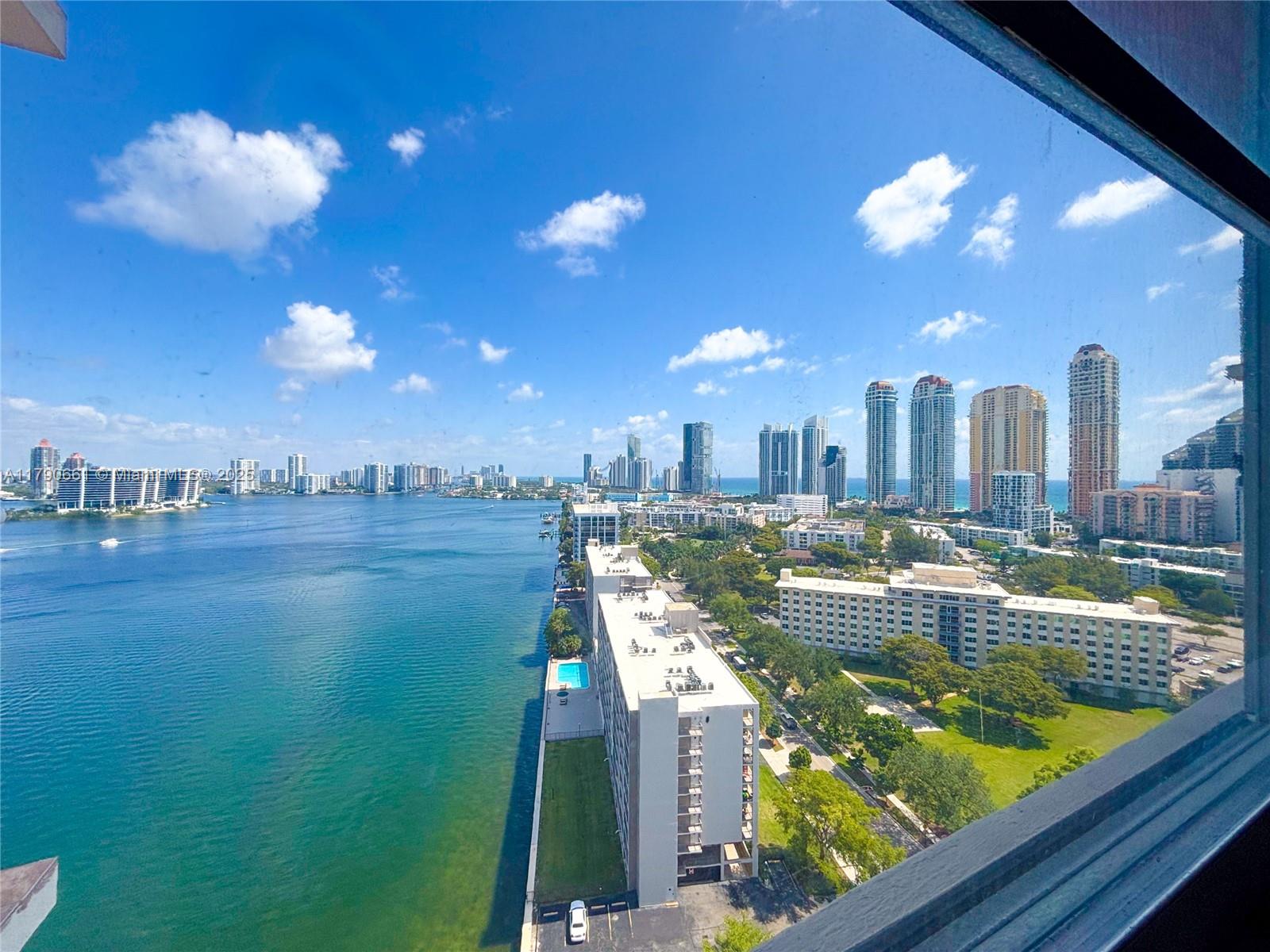 WINSTON TOWERS 200 - Residential