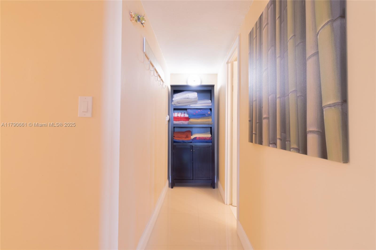 WINSTON TOWERS 200 - Residential