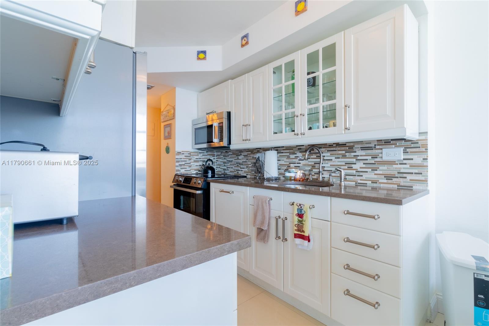 WINSTON TOWERS 200 - Residential