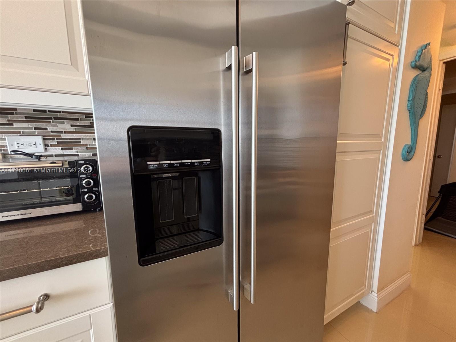 WINSTON TOWERS 200 - Residential