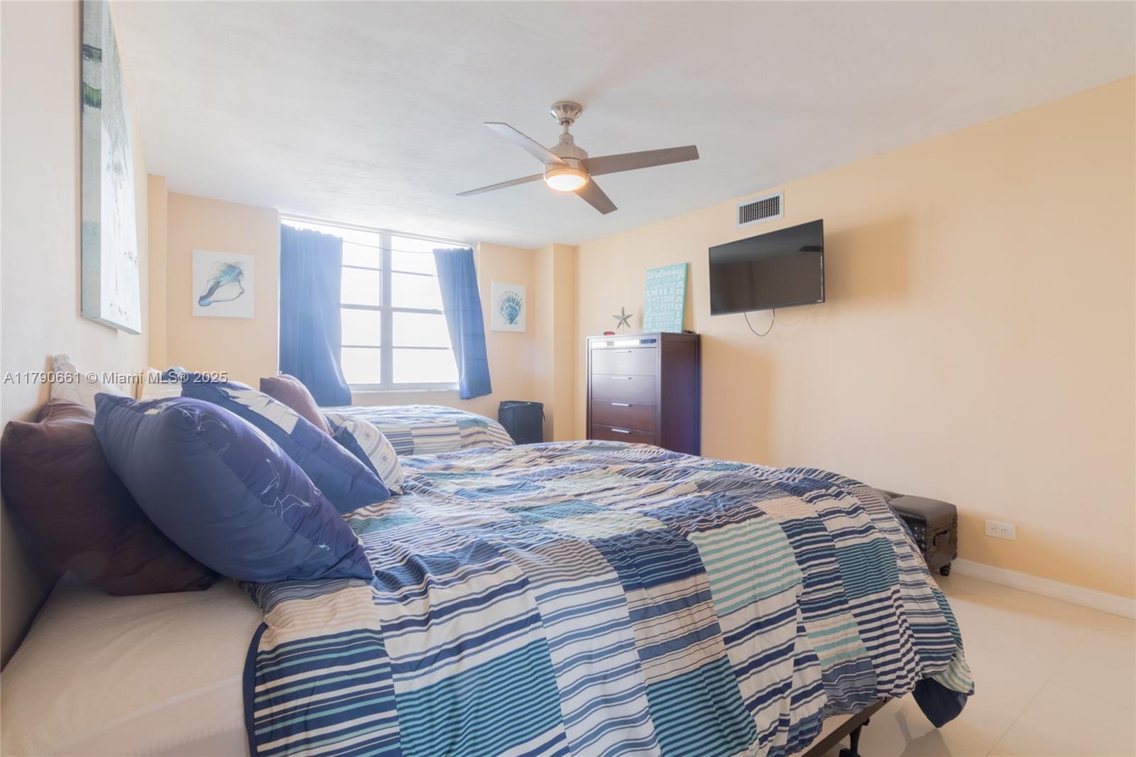 WINSTON TOWERS 200 - Residential