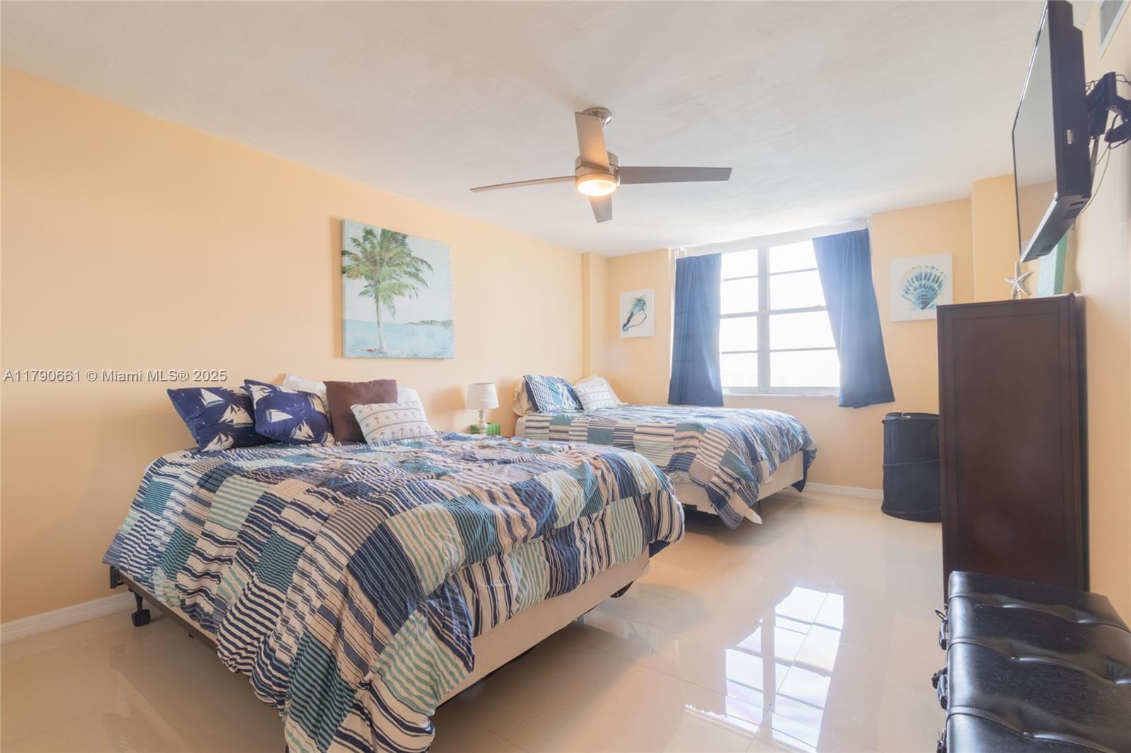 WINSTON TOWERS 200 - Residential