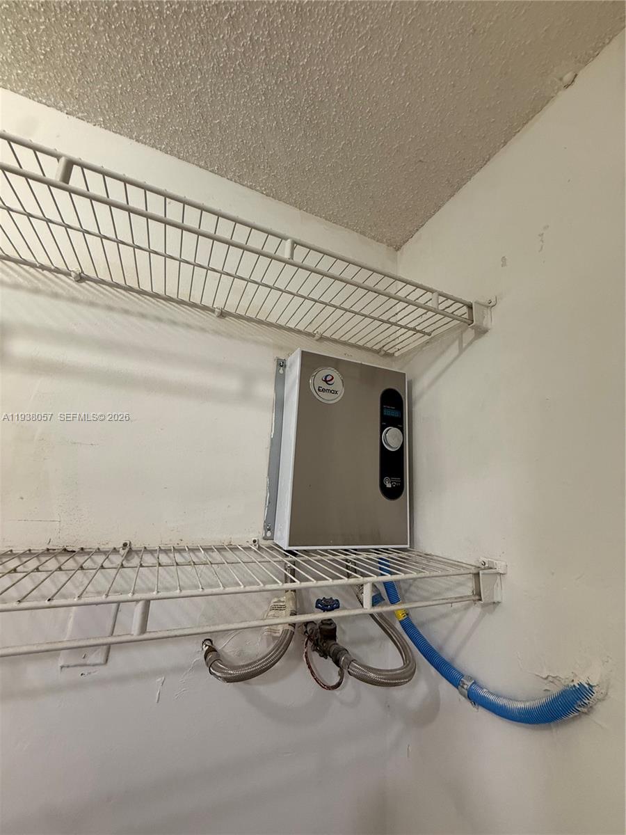 COUNTRY LAKE HOMES 2ND AD - Residential