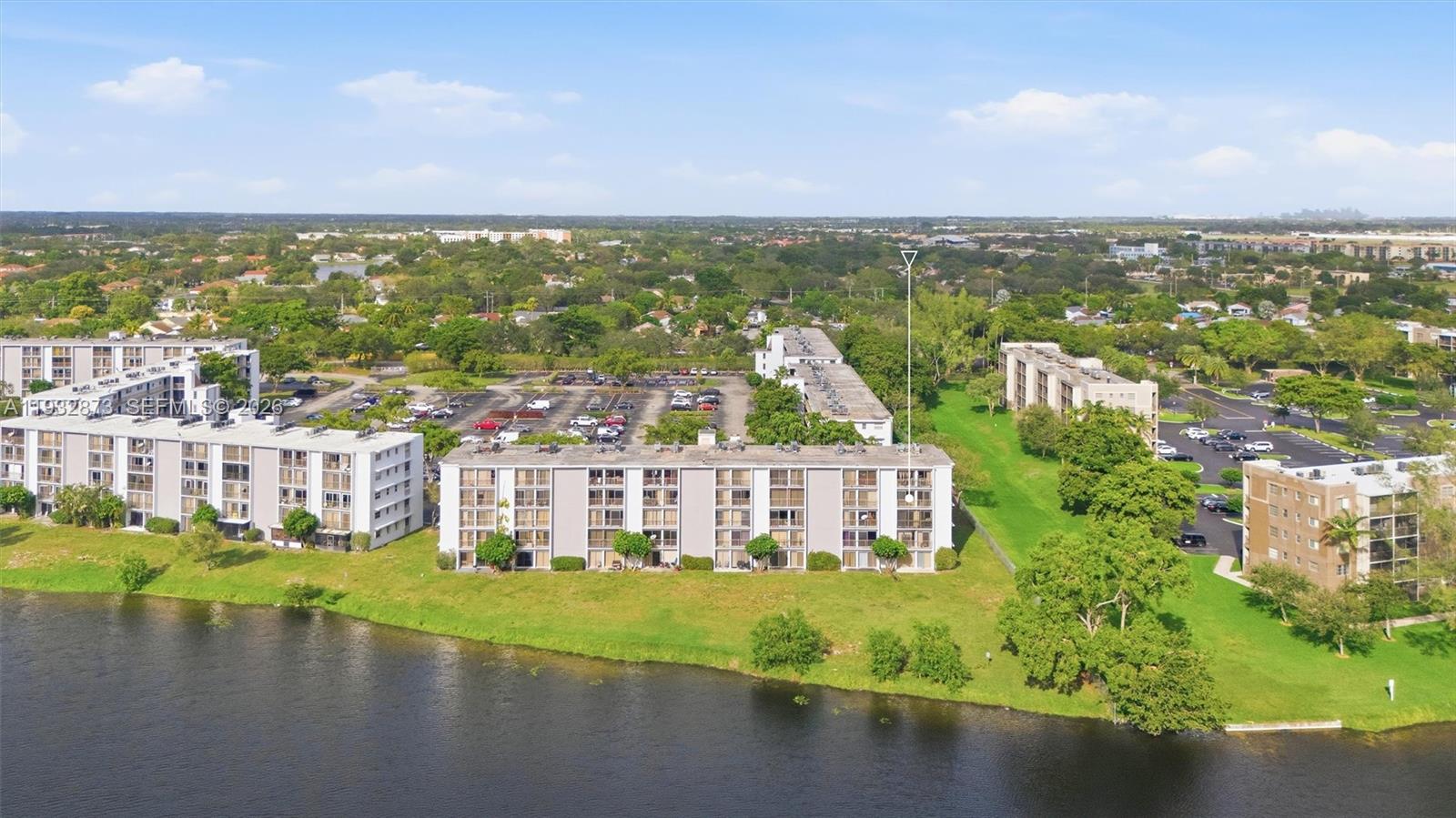 LAKESHORE AT UNIVERSITY P - Residential