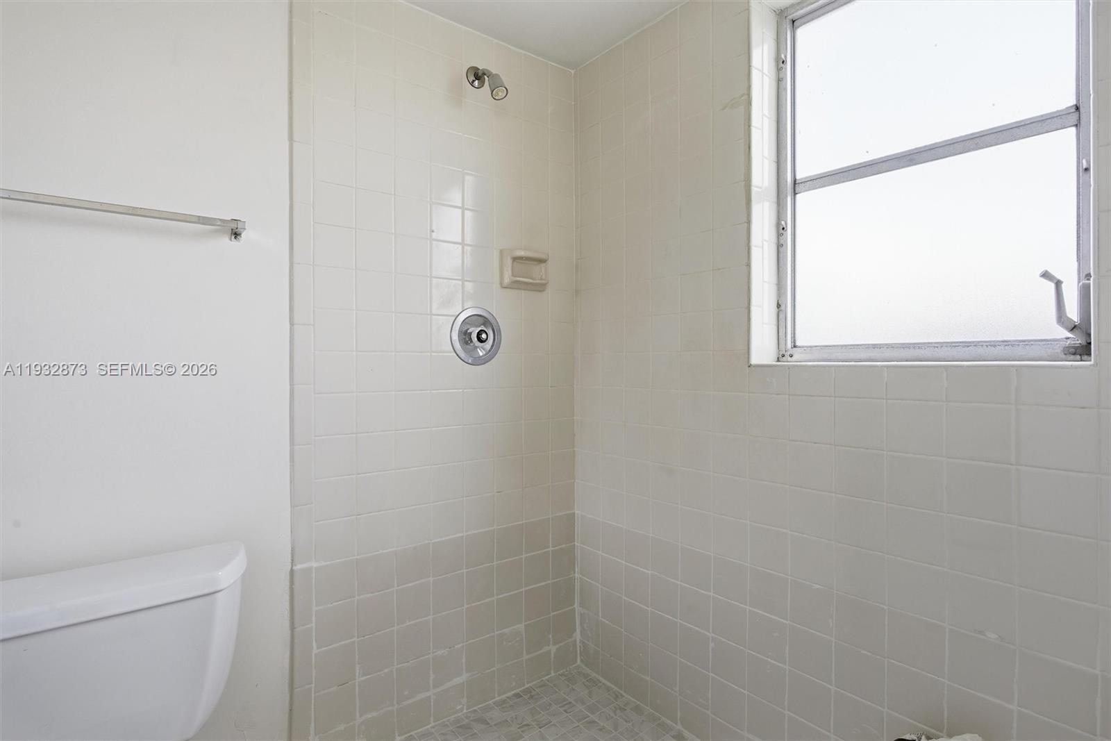 LAKESHORE AT UNIVERSITY P - Residential