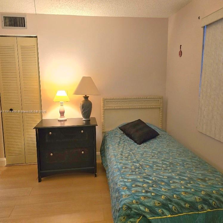 MEADOWBROOK LAKES VIEW CO - Residential Lease