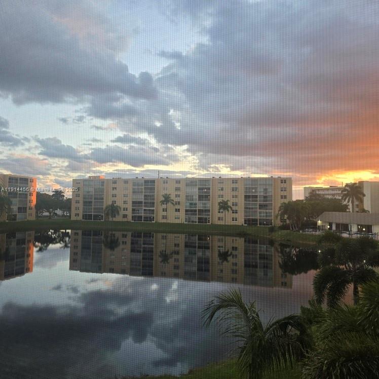 MEADOWBROOK LAKES VIEW CO - Residential Lease