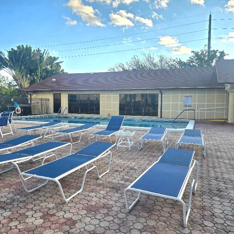 MEADOWBROOK LAKES VIEW CO - Residential Lease