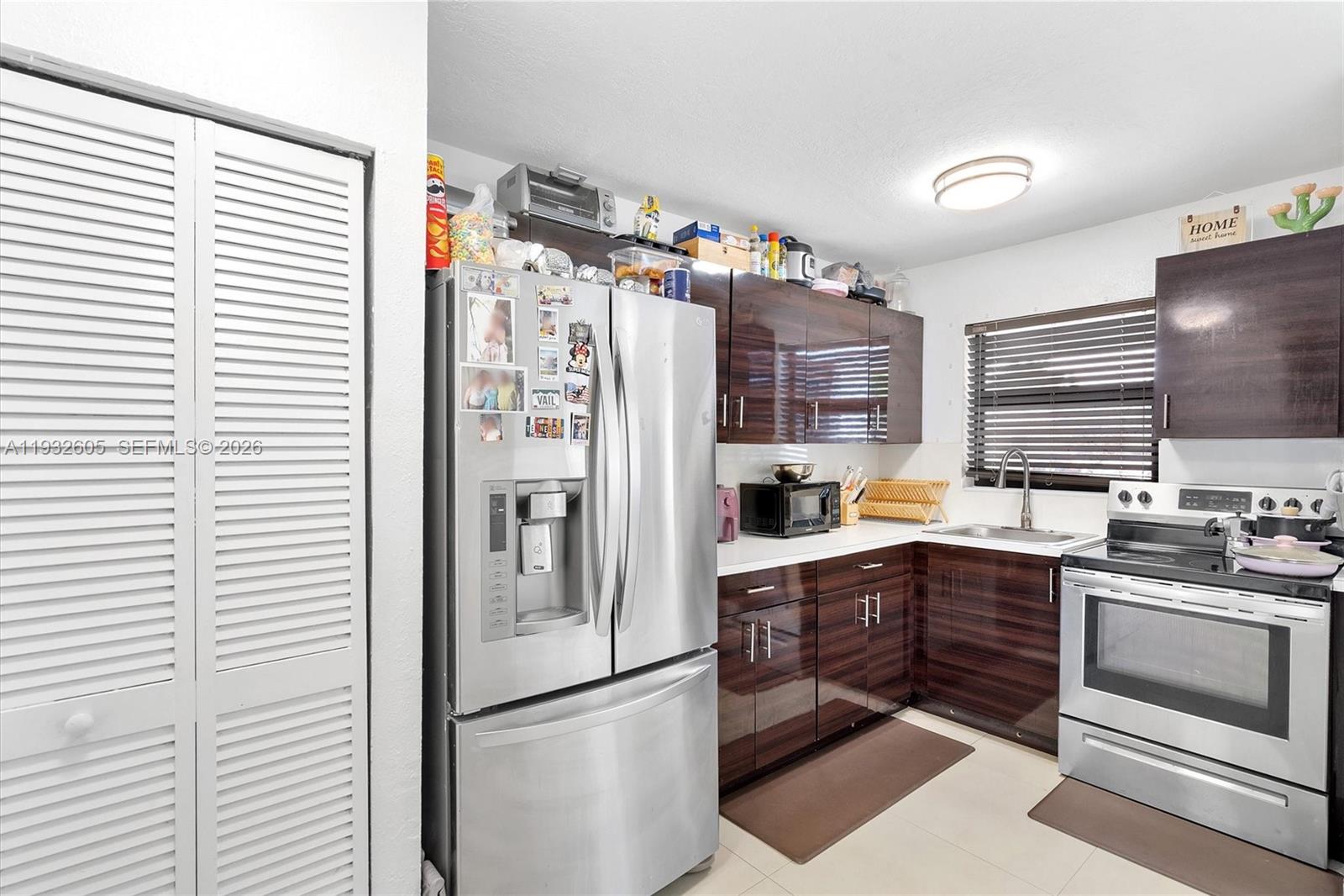 ROSELAWN HEIGHTS - Residential Income