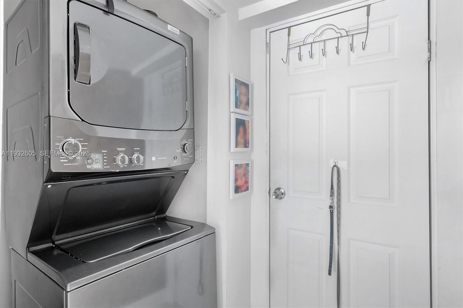 ROSELAWN HEIGHTS - Residential Income