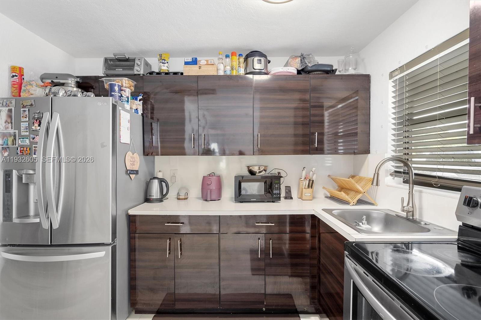 ROSELAWN HEIGHTS - Residential Income