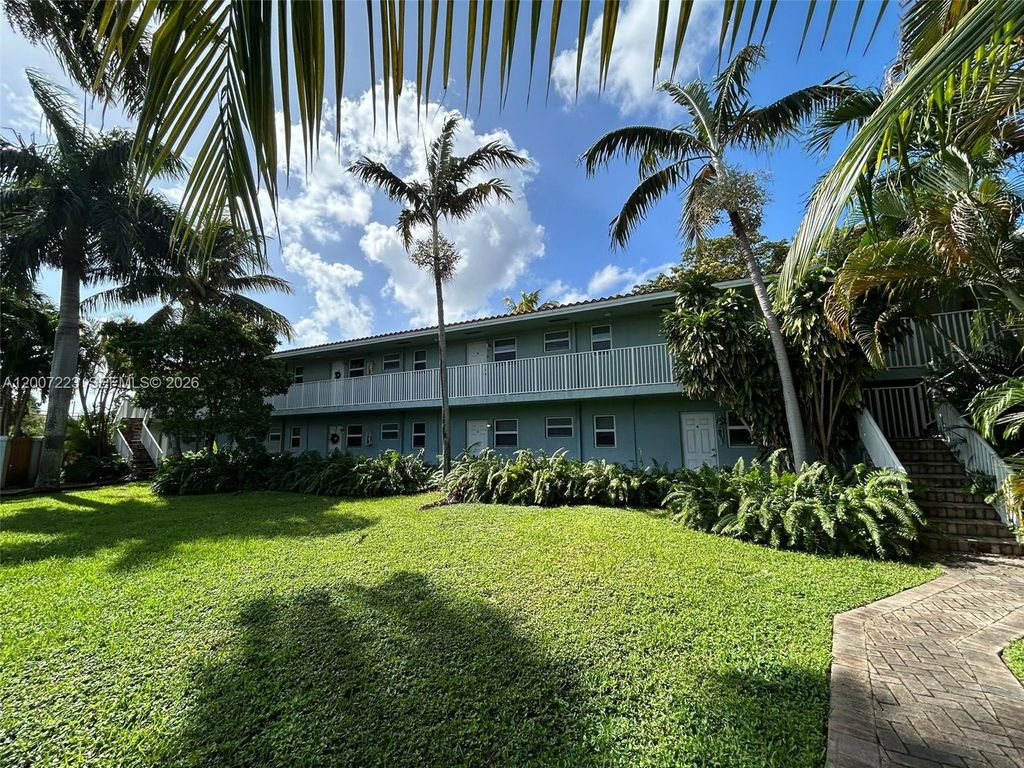 Photo of 3260 NE 19th Ave #09, Oakland Park, FL 33306 (MLS # A12007223)