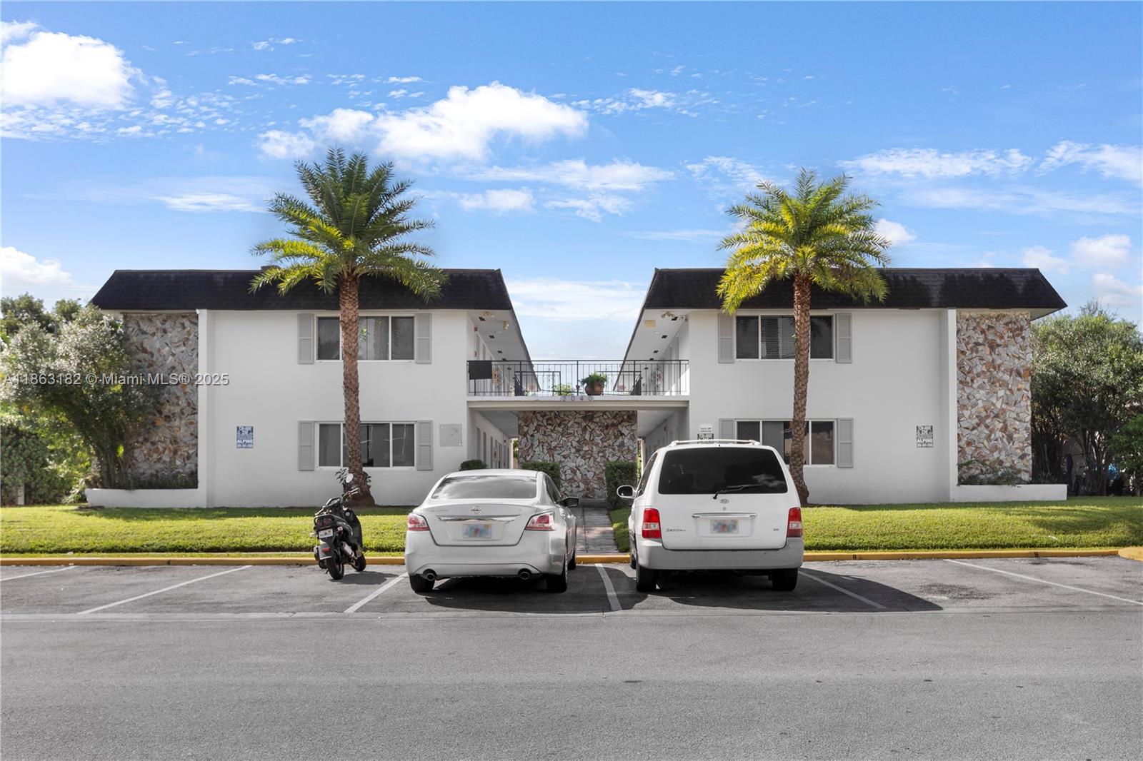 This inviting and well-lit first-floor unit features one bedroom, one bathroom, and includes the convenience of an assigned parking space and an on-site laundry room. Its central location places you just a short 10-minute drive away from Aventura Mall, Sunny Isles beaches, a variety of dining options, shopping destinations, and more. With excellent management in place, this property offers both comfort and convenience. Don't miss out on this fantastic​​‌​​​​‌​‌​​​‌‌​​​‌‌‌​​‌​​‌‌​​​​ opportunity!