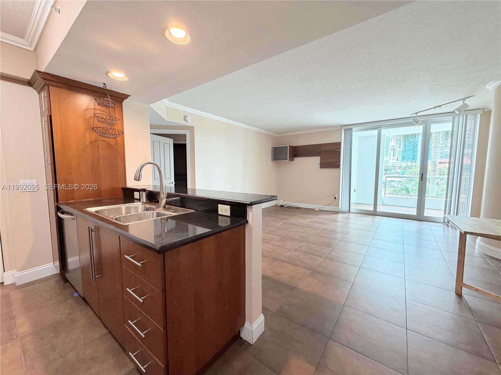 ESPLANADE ON THE NEW RIVE - Residential