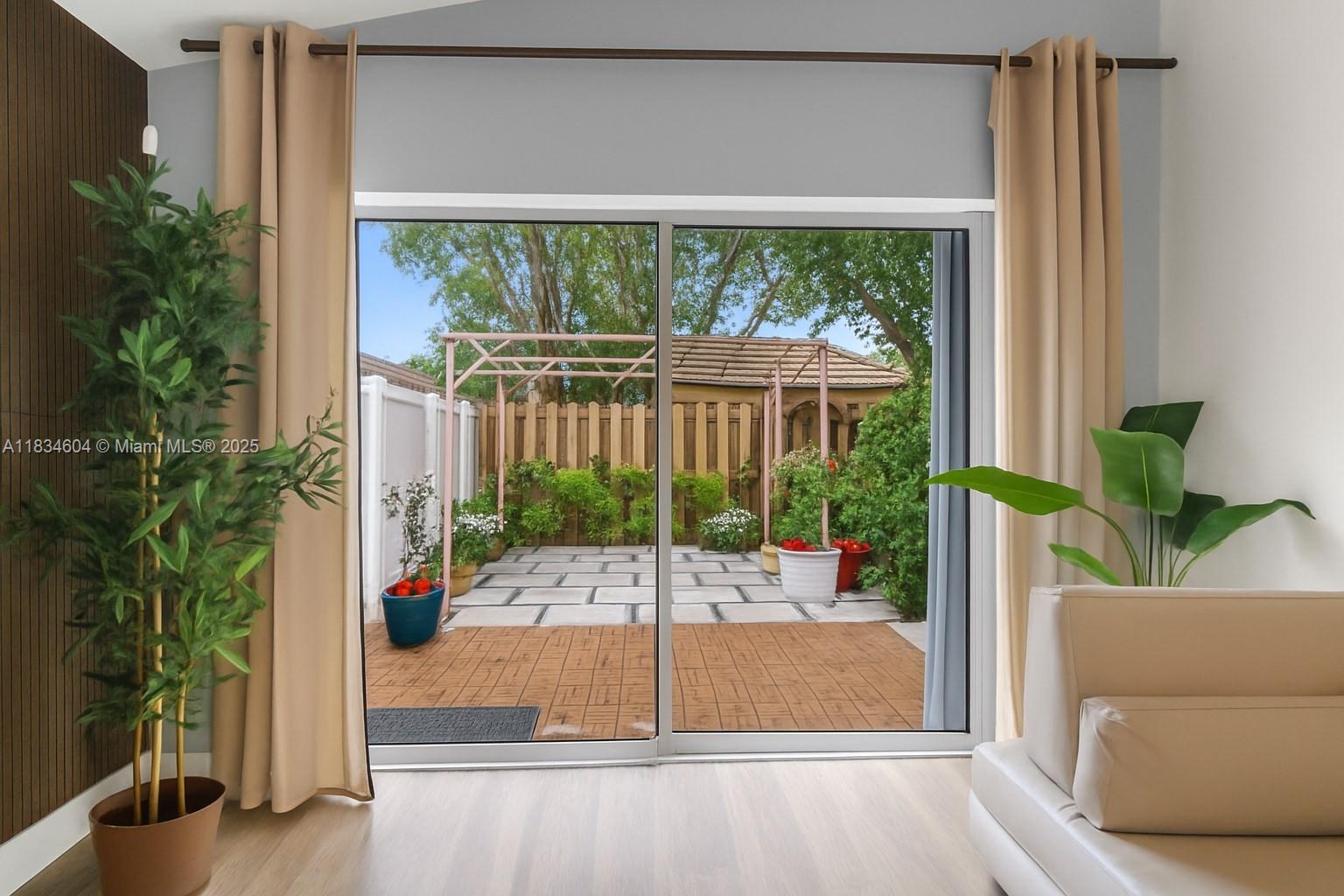 SAPPHIRE SHORES-SAPPHIRE - Residential