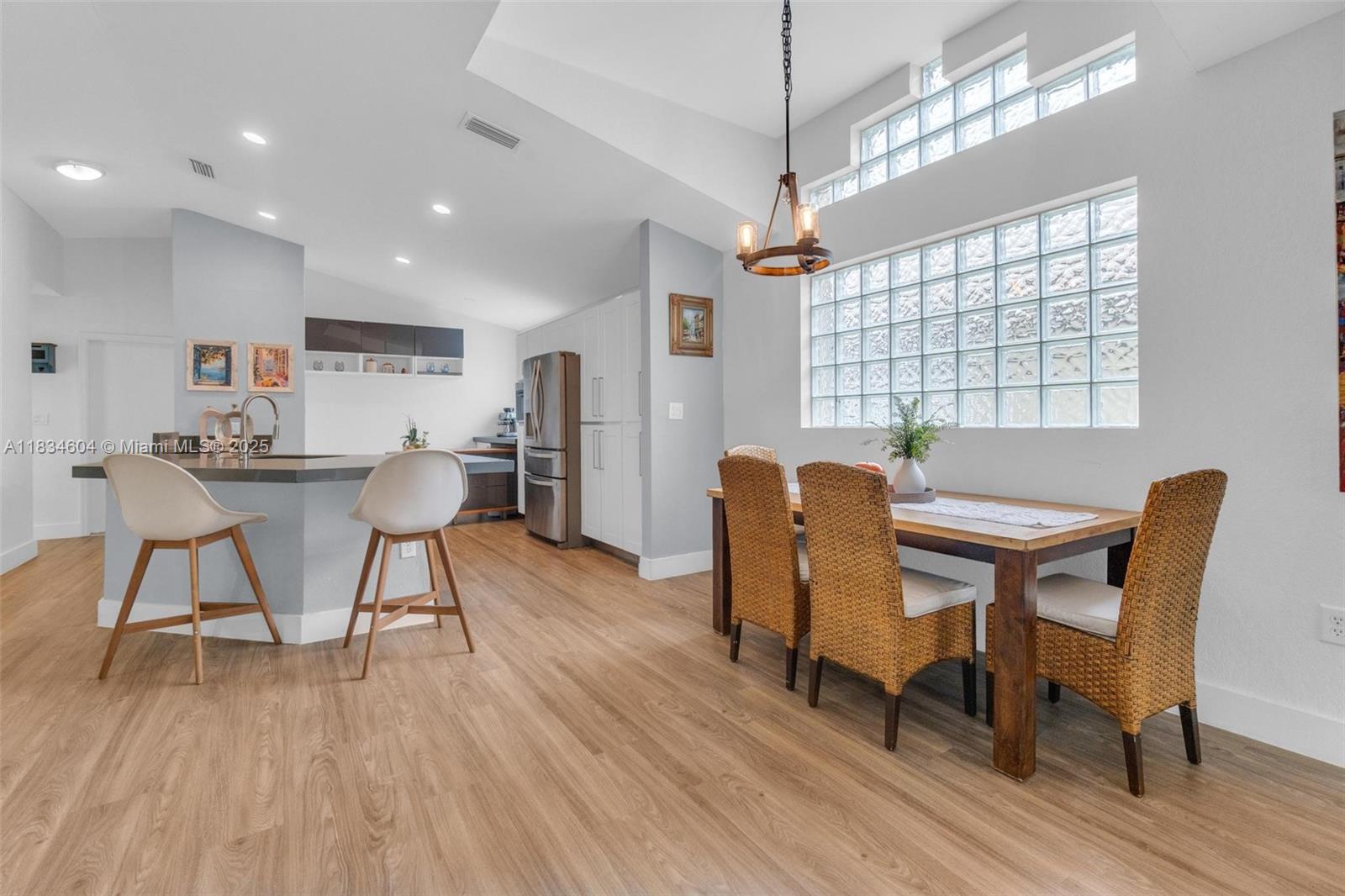 SAPPHIRE SHORES-SAPPHIRE - Residential