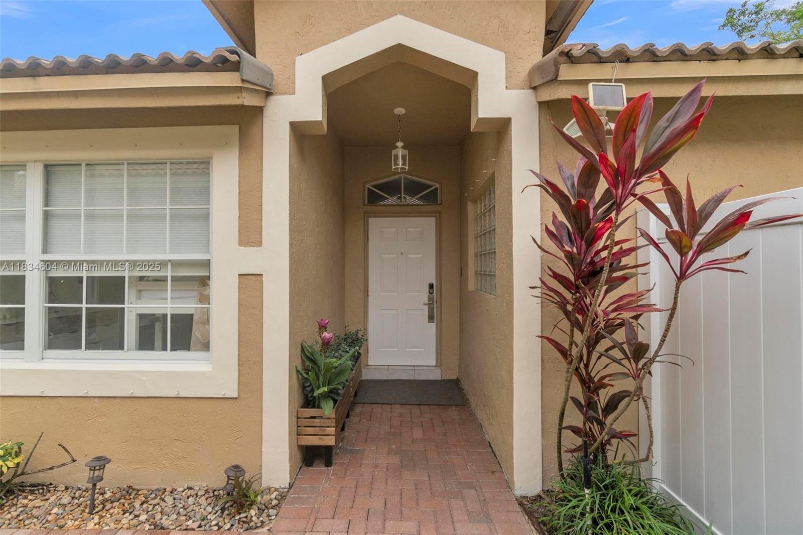 SAPPHIRE SHORES-SAPPHIRE - Residential