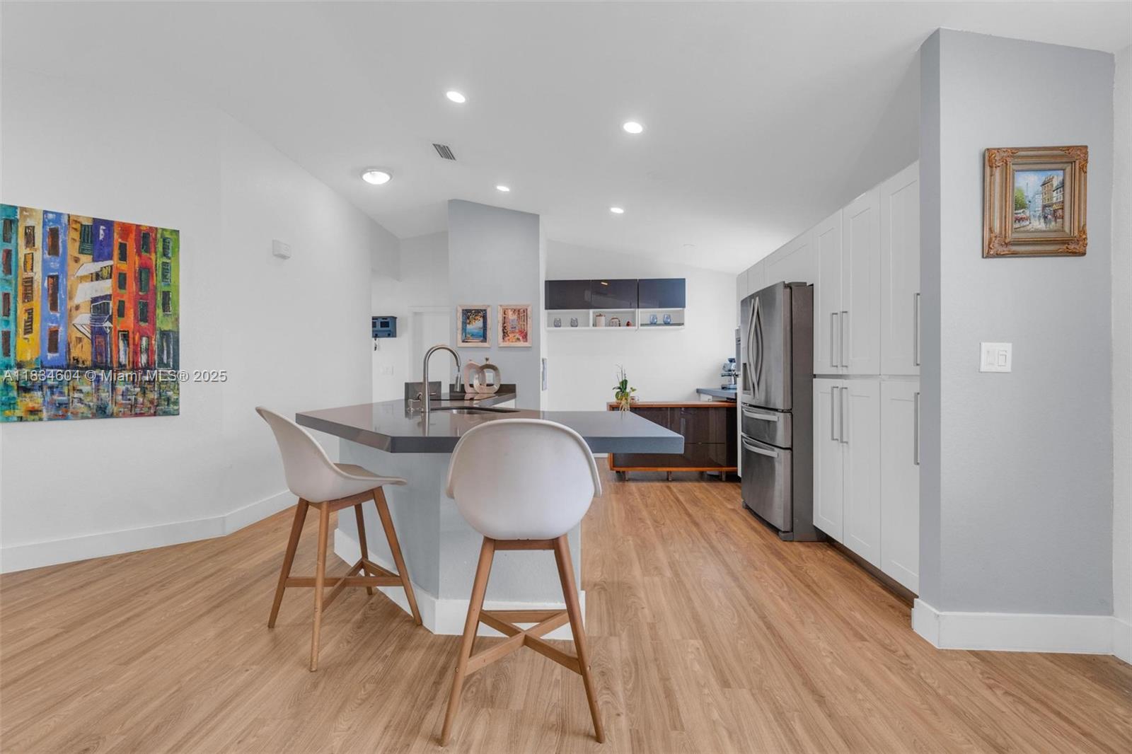 SAPPHIRE SHORES-SAPPHIRE - Residential